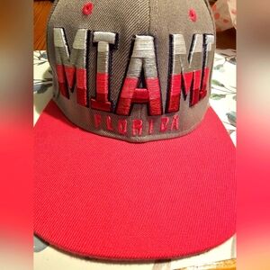 Essencial Miami Baseball Hat NWOT